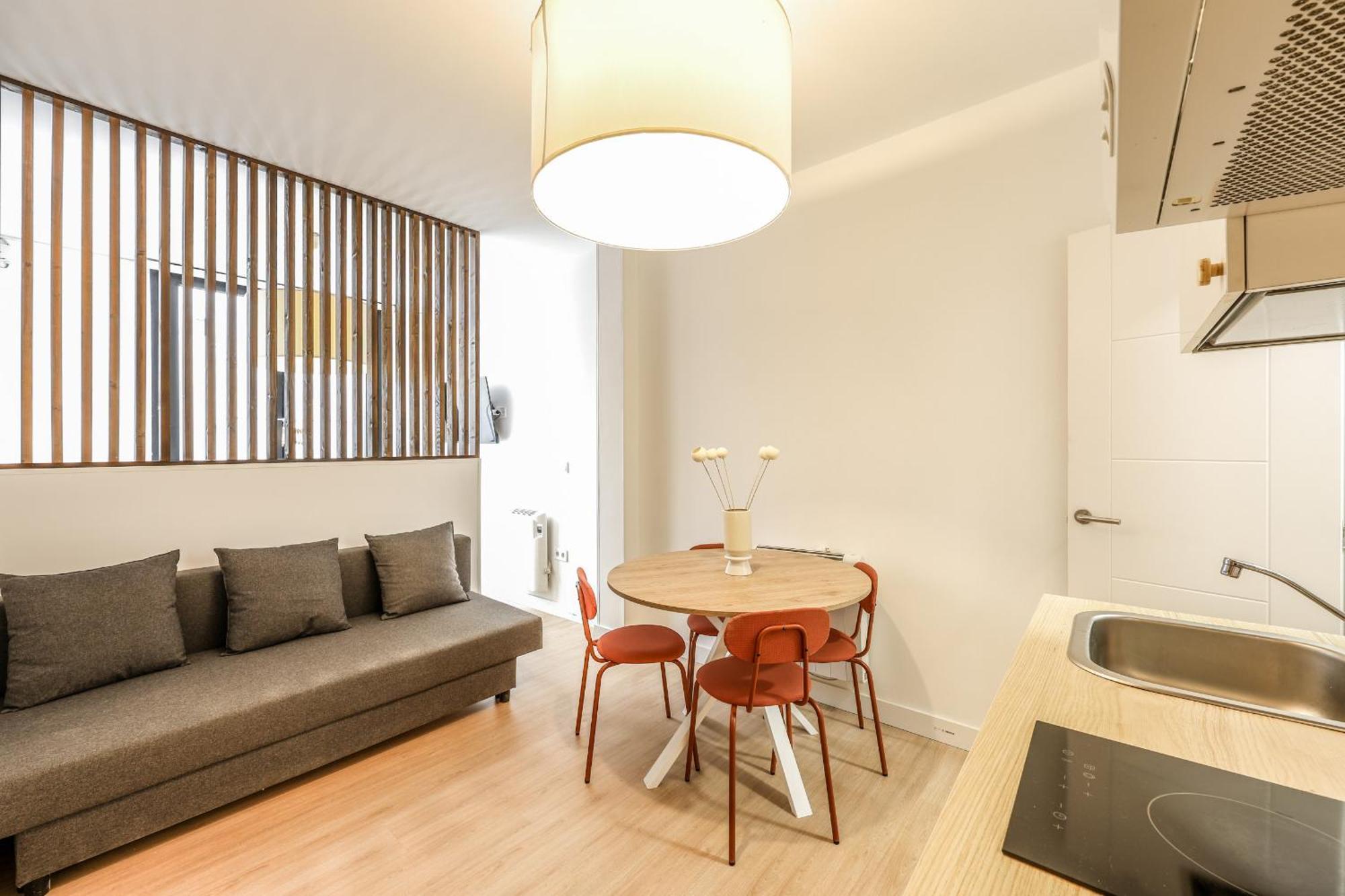 Pequeno Apartamento Reformado En Tirso De Molina Alquiler Temporal 마드리드 외부 사진